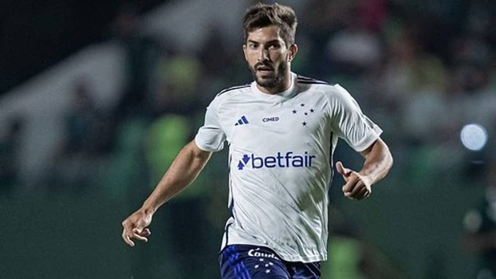 Lucas Silva, do Cruzeiro, comenta condição física após lesão no joelho