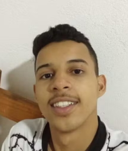 Lucas tem 19 anos e é o caçula de três irmãos