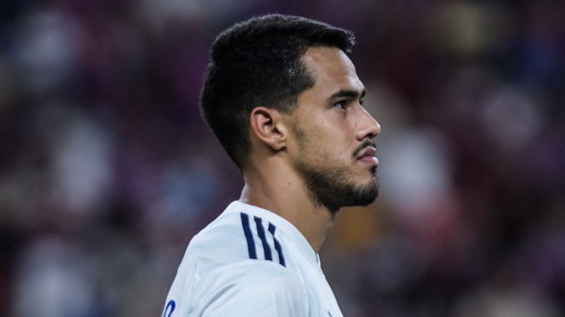 Cruzeiro oficializa empréstimo de Lucas Oliveira ao Valladolid, de Ronaldo