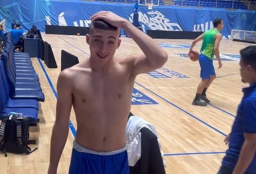 Basquete: jovem do Minas passa por trote e fica com cabelo ao estilo Ronaldo