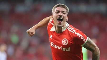 Lucca deve ganhar espaço na equipe titular nesta quarta-feira