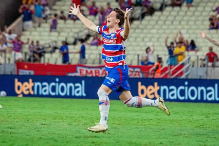Lucca Prior comemora primeiro gol como profissional, contra o RB Bragantino