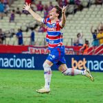 Meia da base renova com o Fortaleza após marcar primeiro gol como profissional