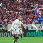 Fortaleza vira contra o América, afunda o rival e chega ao G6 do Brasileiro