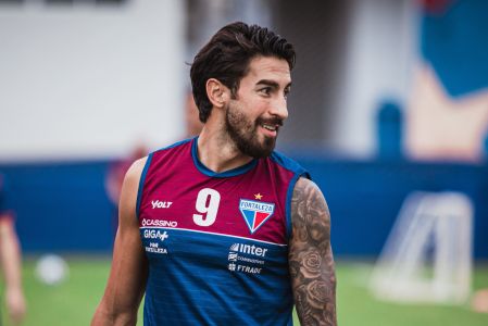 Atacante Lucero, esperança de gols do Fortaleza