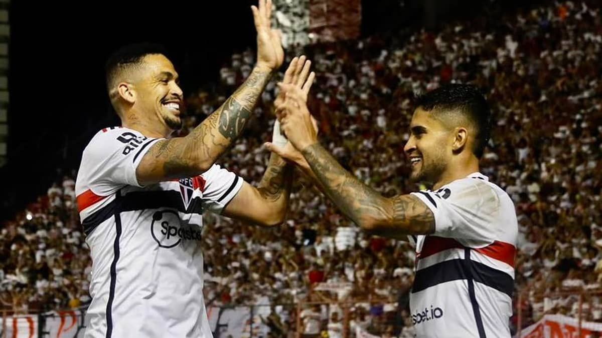 São Paulo vence o Sport na Ilha do Retiro e abre vantagem na Copa do Brasil
