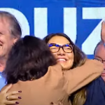 Após escândalo no União Brasil, Luciano Bivar reaparece ao lado de Lula em cerimônia em Pernambuco