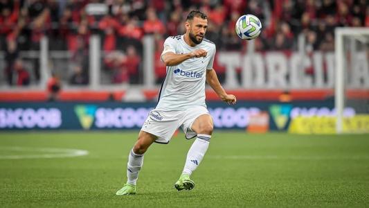 Luciano Castán analisou empate do Cruzeiro contra o Athletico-PR