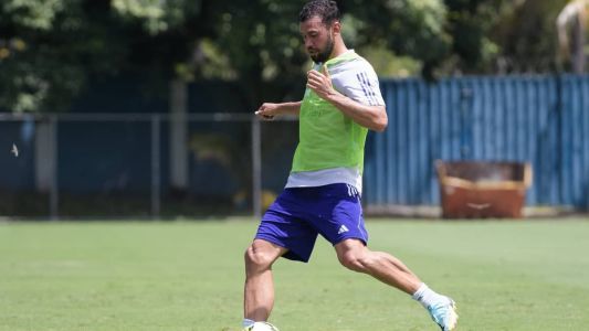 Luciano Castán foi novidade na Toca da Raposa II nesta quinta (23) de reapresentação