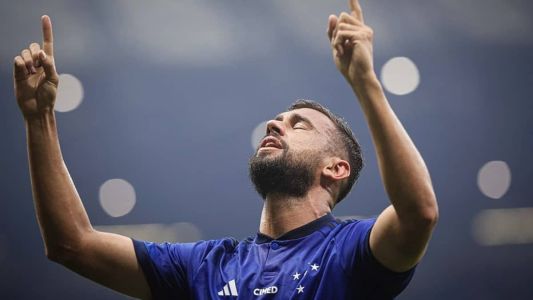 Luciano Castán marcou primeiro gol pelo Cruzeiro no clássico com o América