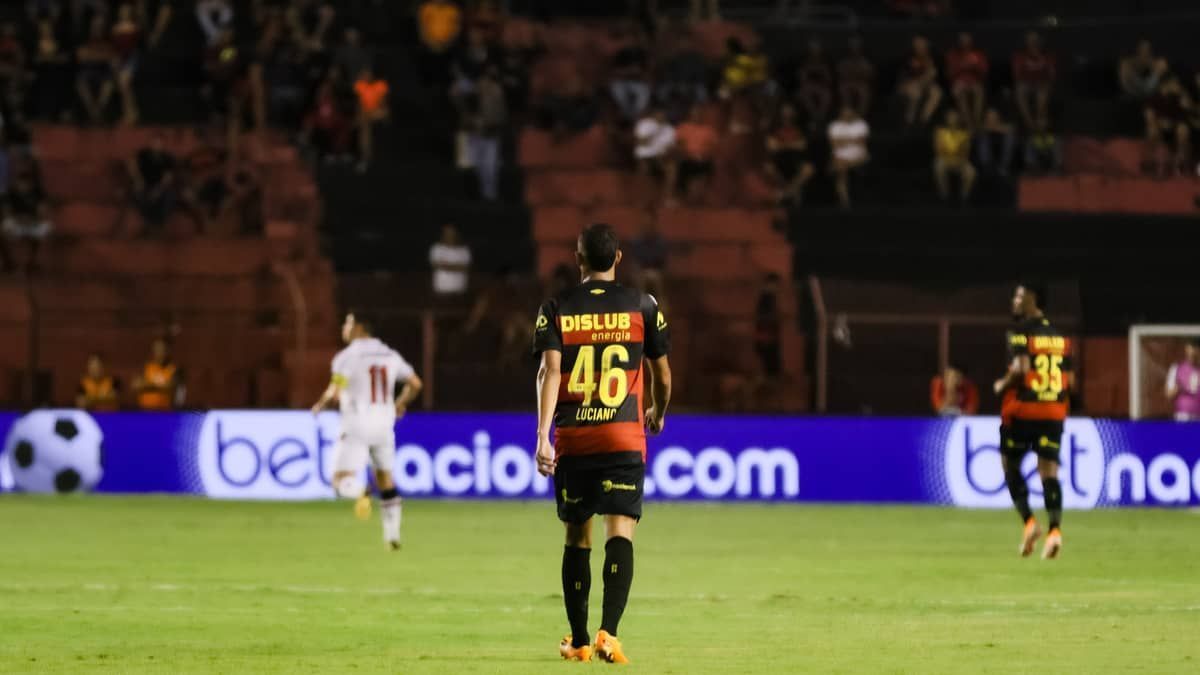 Fechado com o Bahia, Juba é hostilizado pela torcida do Sport; Enderson defende