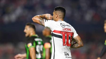 Luciano marcou o primeiro gol do São Paulo no Morumbi