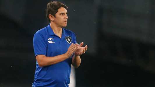 Lucio Flavio durante a partida deste domingo (29), no Nilton Santos