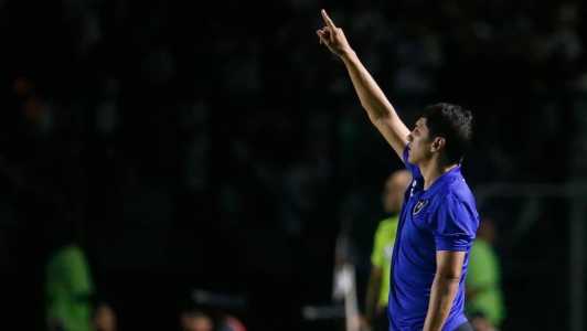 Lucio Flavio está no comando do Botafogo desde o início de outubro