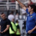 Por decisão de John Textor, Botafogo confirma saída oficial de Lucio Flavio