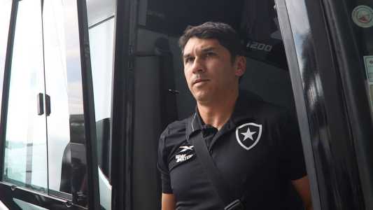 Lucio Flavio na chegada do Botafogo ao Maracanã, neste domingo, para o clássico com o Fluminense