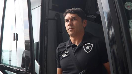 Lucio Flavio na chegada do Botafogo ao Maracanã, neste domingo, para o clássico com o Fluminense