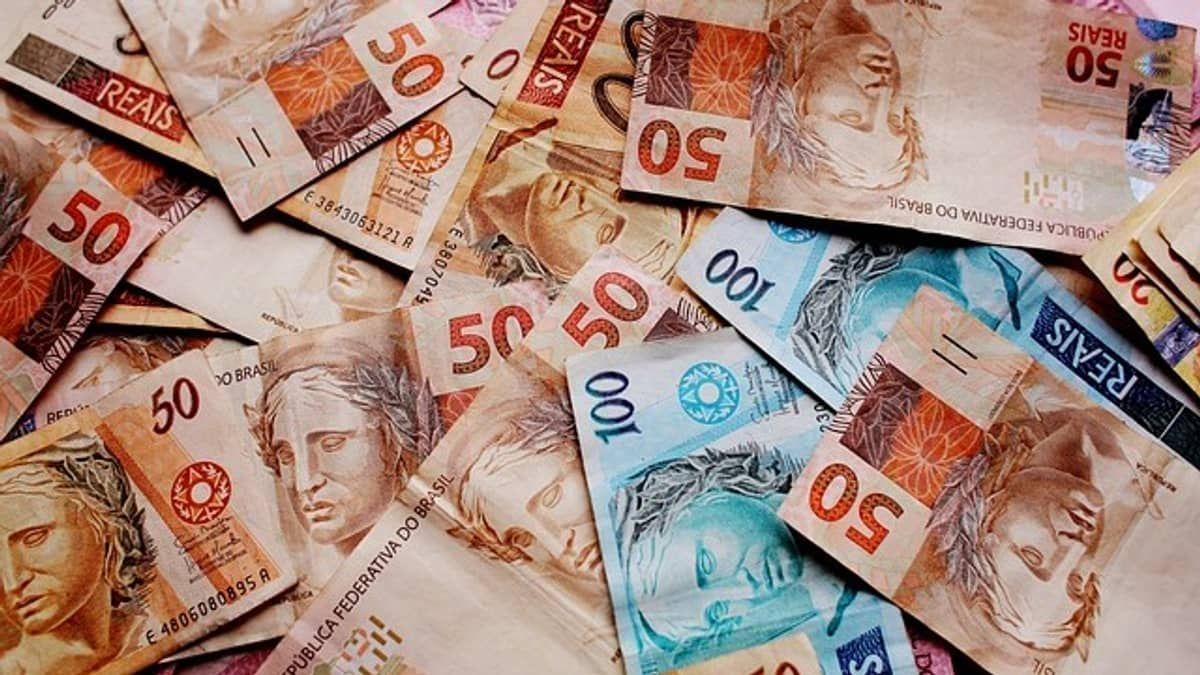 Distribuição de R$ 12,7 bilhões do FGTS: veja quando é possível sacar o dinheiro