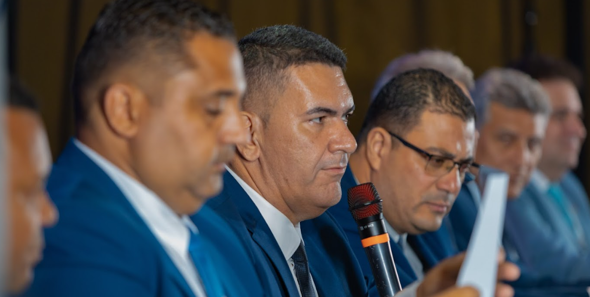 Lugão assume pela terceira vez a presidência do Legislativo em Fabriciano