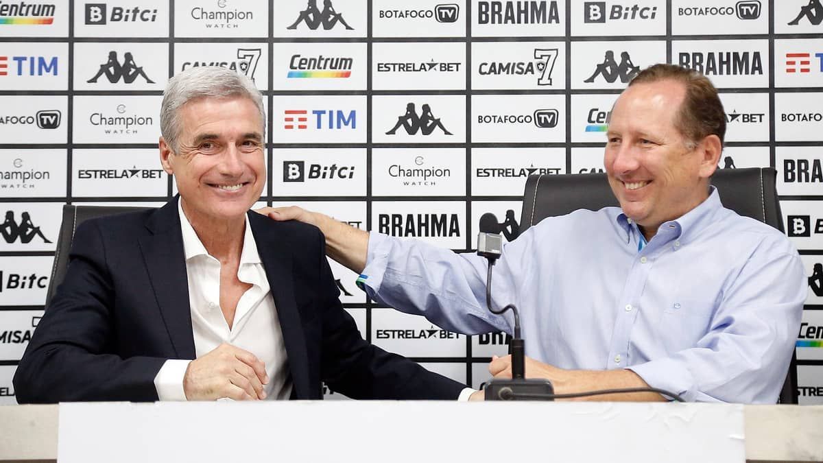 Luís Castro fica no Botafogo? O que o técnico e Textor dizem sobre o tema