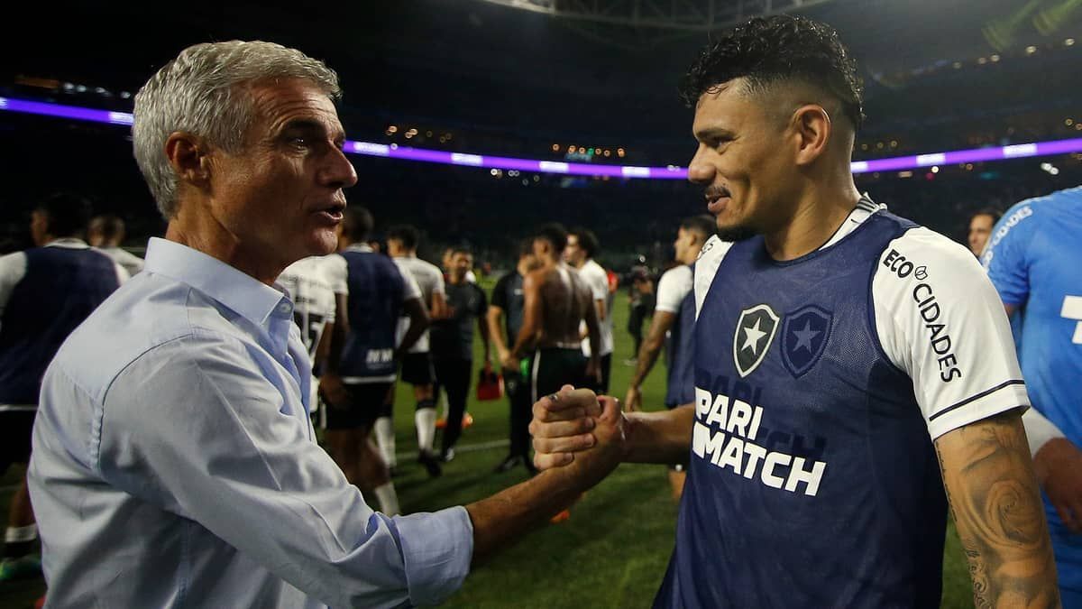 Fica no Botafogo? Luís Castro definirá seu futuro nas próximas horas