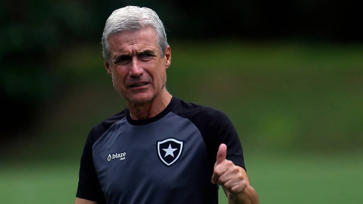 Luis Castro garante 'consciência tranquila' após saída do Botafogo