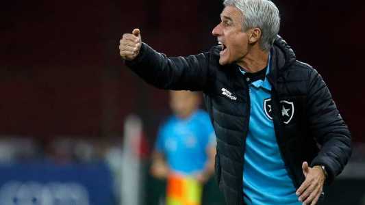Luis Castro já criticou o calendário do futebol brasileiro
