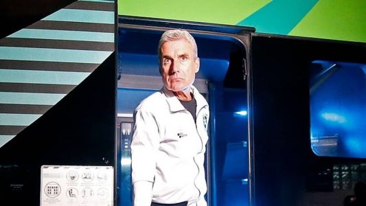 Luís Castro na chegada do Botafogo ao Estádio Casablanca, em Quito