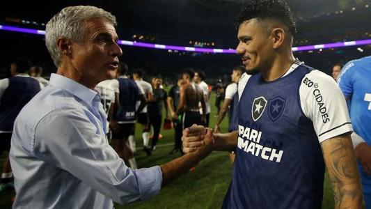 Luís Castro possivelmente deixará o comando do Botafogo nesta sexta