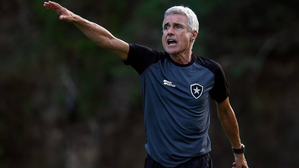 Calendário do futebol brasileiro vira obstáculo para o Botafogo