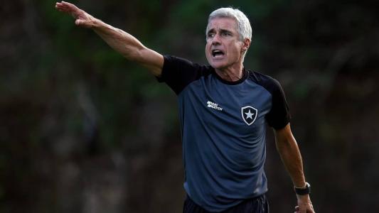 Luis Castro poupou a equipe visando o jogo contra o Flamengo