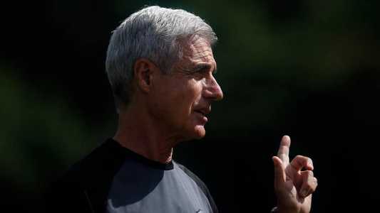 Luís Castro, técnico do Botafogo, em atividade no CT do clube