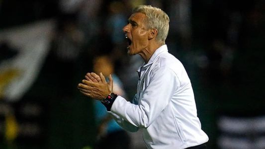 Luis Castro venceu o segundo jogo consecutivo nesta semana