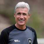 Luis Castro revela mágoa com torcida do Botafogo e lembra de estrutura ruim no clube