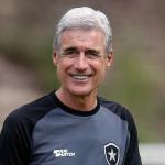 Luis Castro revela mágoa com torcida do Botafogo e lembra de estrutura ruim no clube