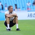 Luis Enrique afasta rumores de saída do PSG com mensagem nas redes; veja