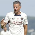 Venda de Neymar foi 'favorável para todas as partes', diz treinador do PSG