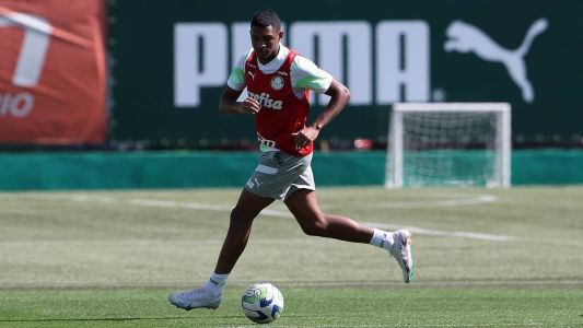 Luis Guilherme comemora chances com Abel Ferreira no Palmeiras