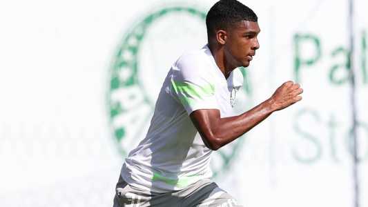 Luis Guilherme estreia pelo Palmeiras como titular