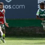 Luis Guilherme treina com elenco no Palmeiras após lesão