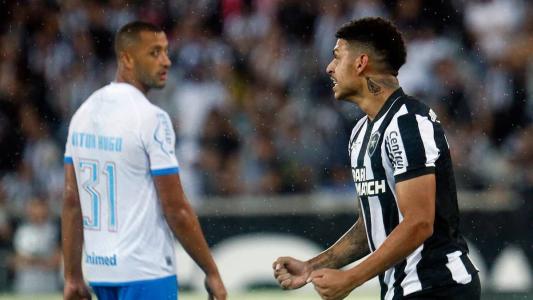 Luis Henrique celebrando o gol diante do Bahia em contra-ataque de manual