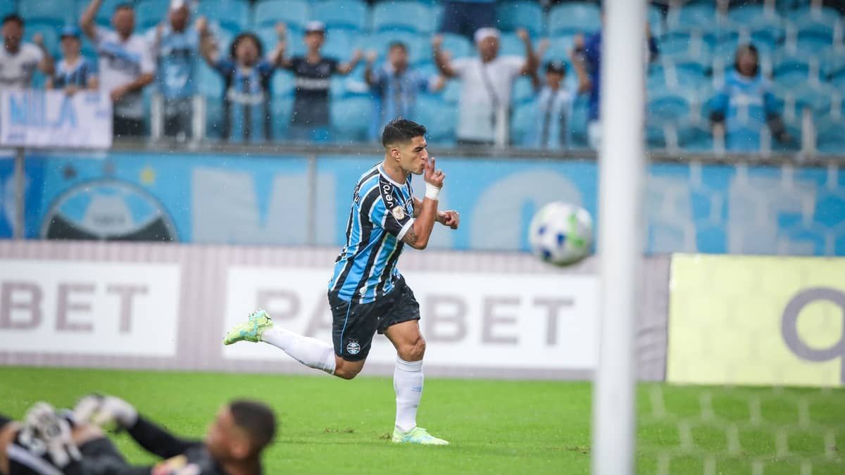 Suárez não viaja com o Grêmio para enfrentar o Palmeiras no Allianz Parque