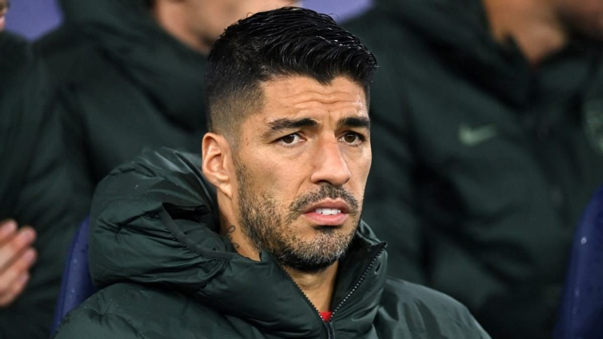 Suárez foi expulso após morder adversário na Copa do Mundo; relembre