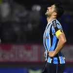 Grêmio joga mal e perde para o RB Bragantino em partida com gol contra bizarro