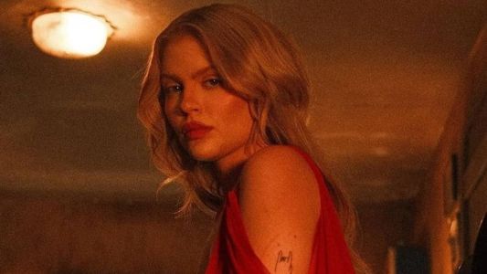 Luísa Sonza em foto para divulgação do álbum 'Escândalo Íntimo'