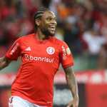 Luiz Adriano valoriza o grupo na classificação do Inter na Libertadores