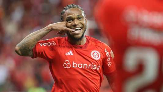 Luiz Adriano projeta confronto com o Cruzeiro