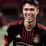 Flamengo abre negociações por atacante ex-São Paulo