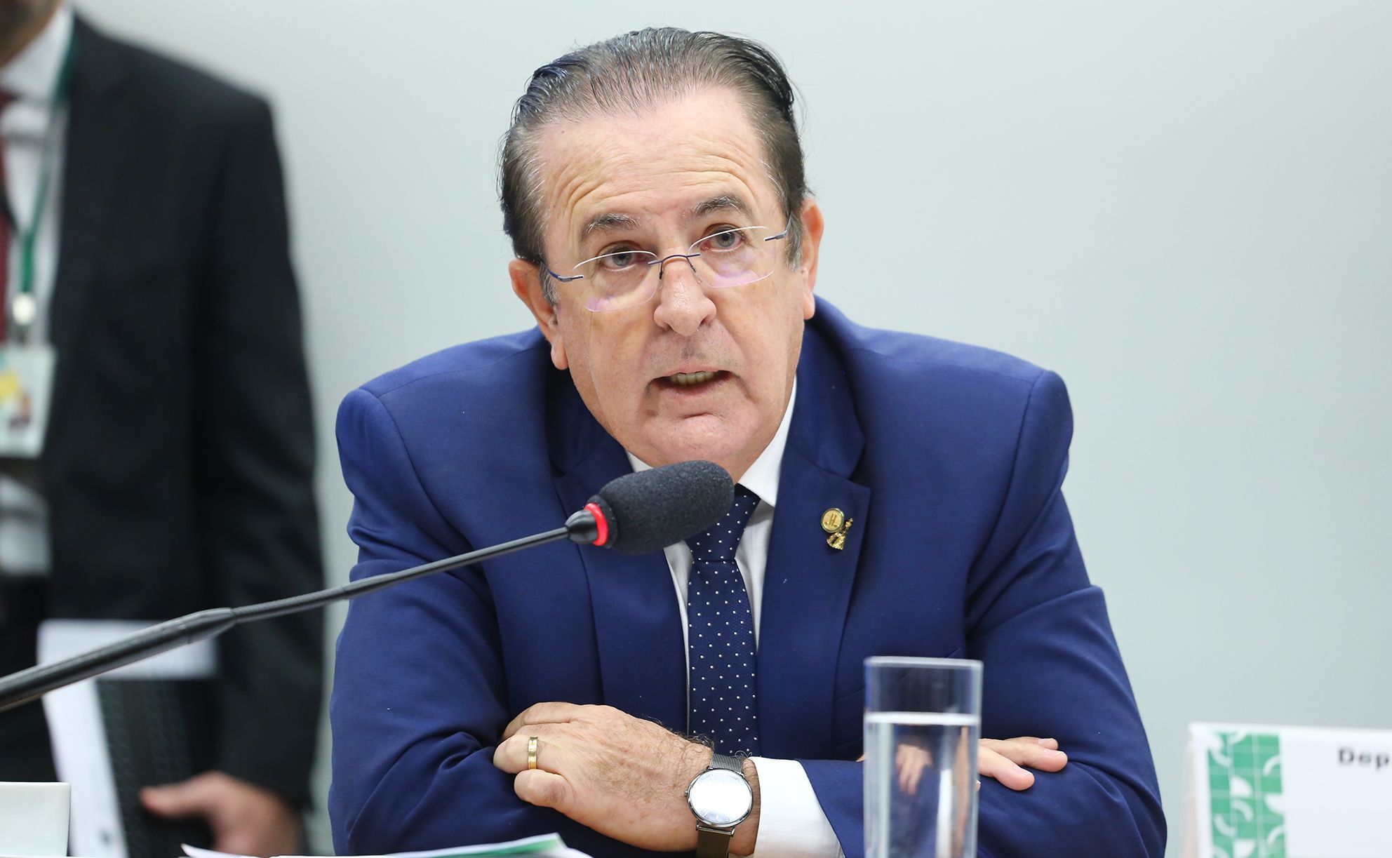Relatório do orçamento 2024 inclui aumento da arrecadação em R$ 35 bilhões decorrente da MP das subvenções