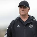 Felipão completa 75 dias de Atlético e terá reencontro com ex-clube